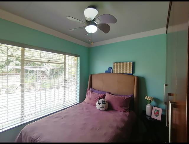 3 BEDROOM FREEHOLD FOR SALE IN MEIRINGSPARK
